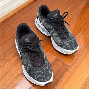 Nike Black and White Athletic Shoes